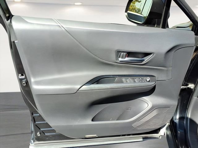 Used 2021 Toyota Venza LE image 15