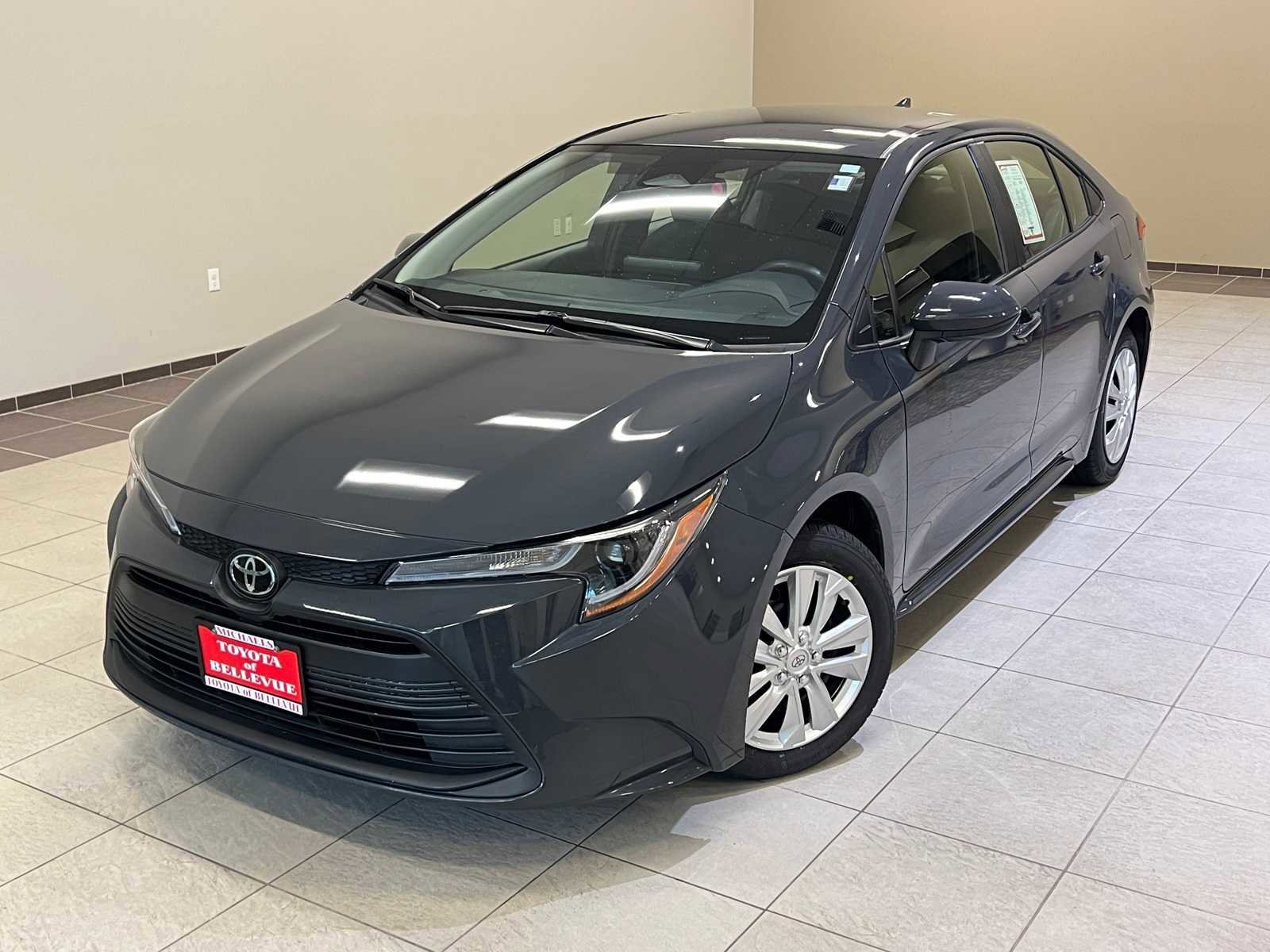 Certified 2024 Toyota Corolla LE image 1