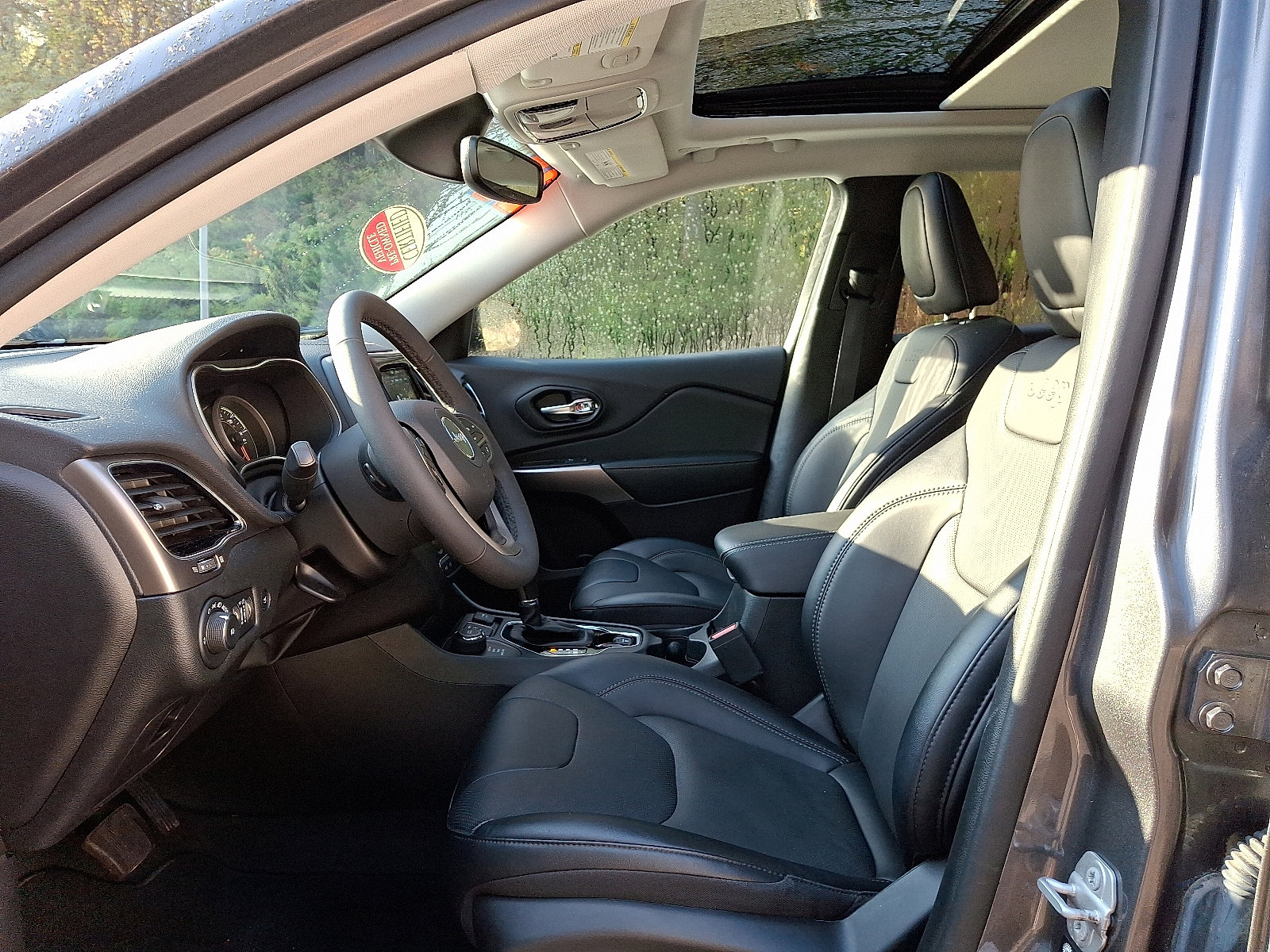 Certified 2022 Jeep Cherokee Limited image 14