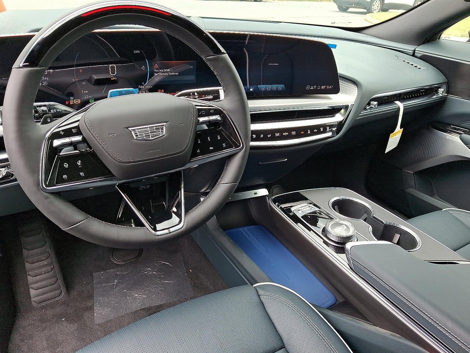 New 2026 Cadillac Lyriq Signature Luxury w/ Nappa Leather Package AWD/4WD image 15
