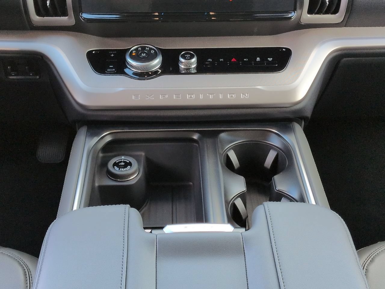 New 2026 Ford Expedition Max Active RWD image 19