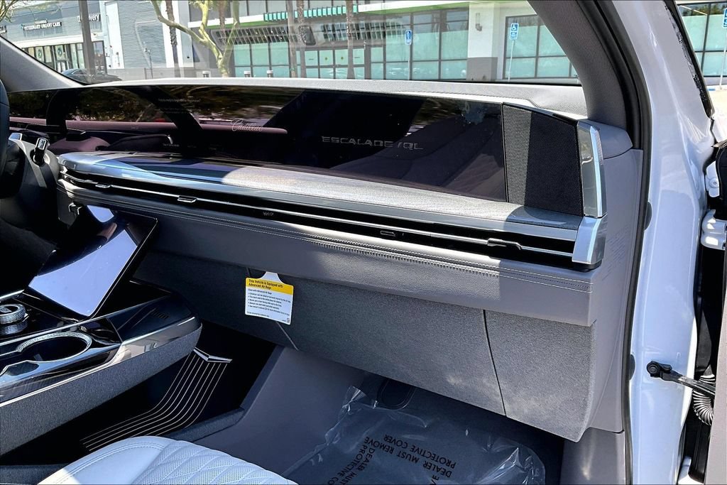 New 2026 Cadillac Escalade IQL Luxury w/ LPO, Floor Liner Package AWD/4WD image 33