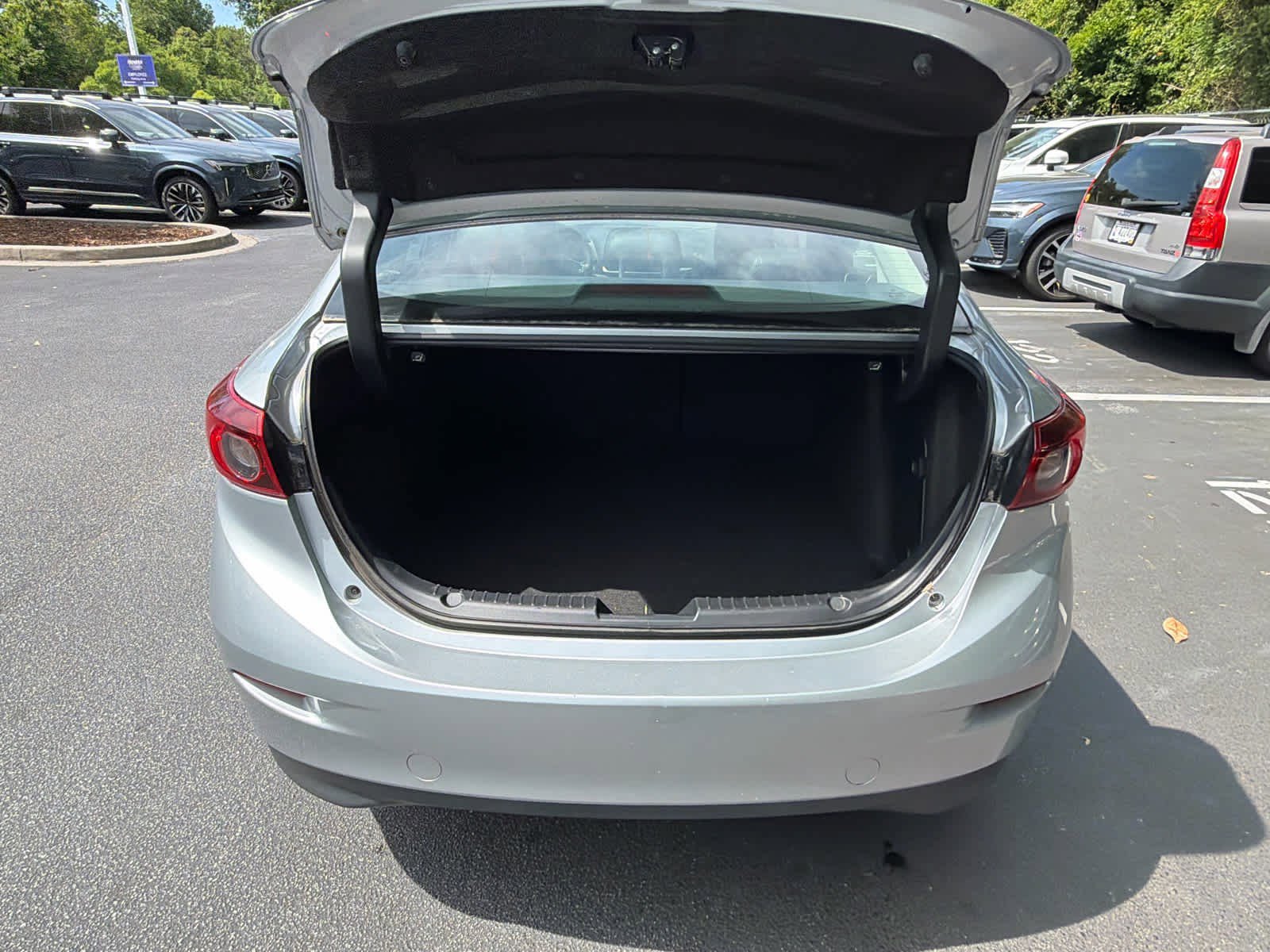 Used 2017 MAZDA MAZDA3 Touring image 23