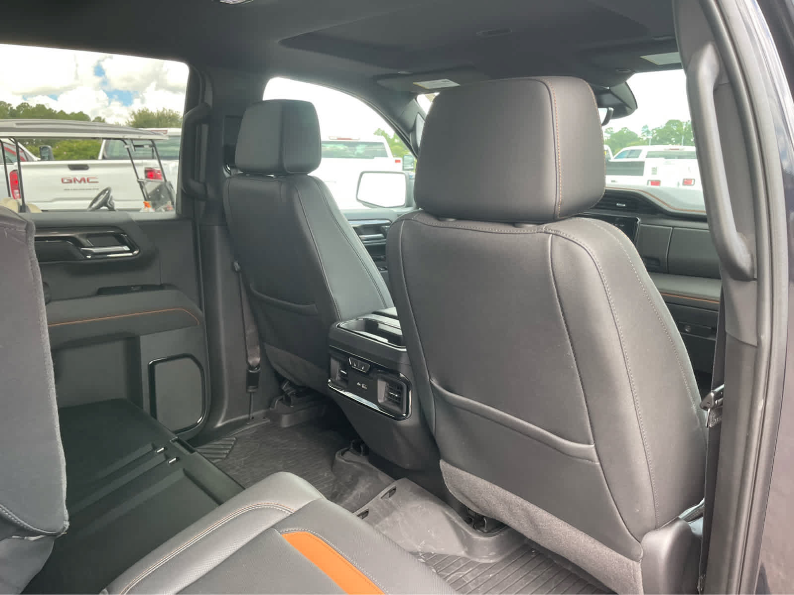 Used 2023 GMC Sierra 1500 AT4 w/ AT4 Premium Package AWD/4WD image 23
