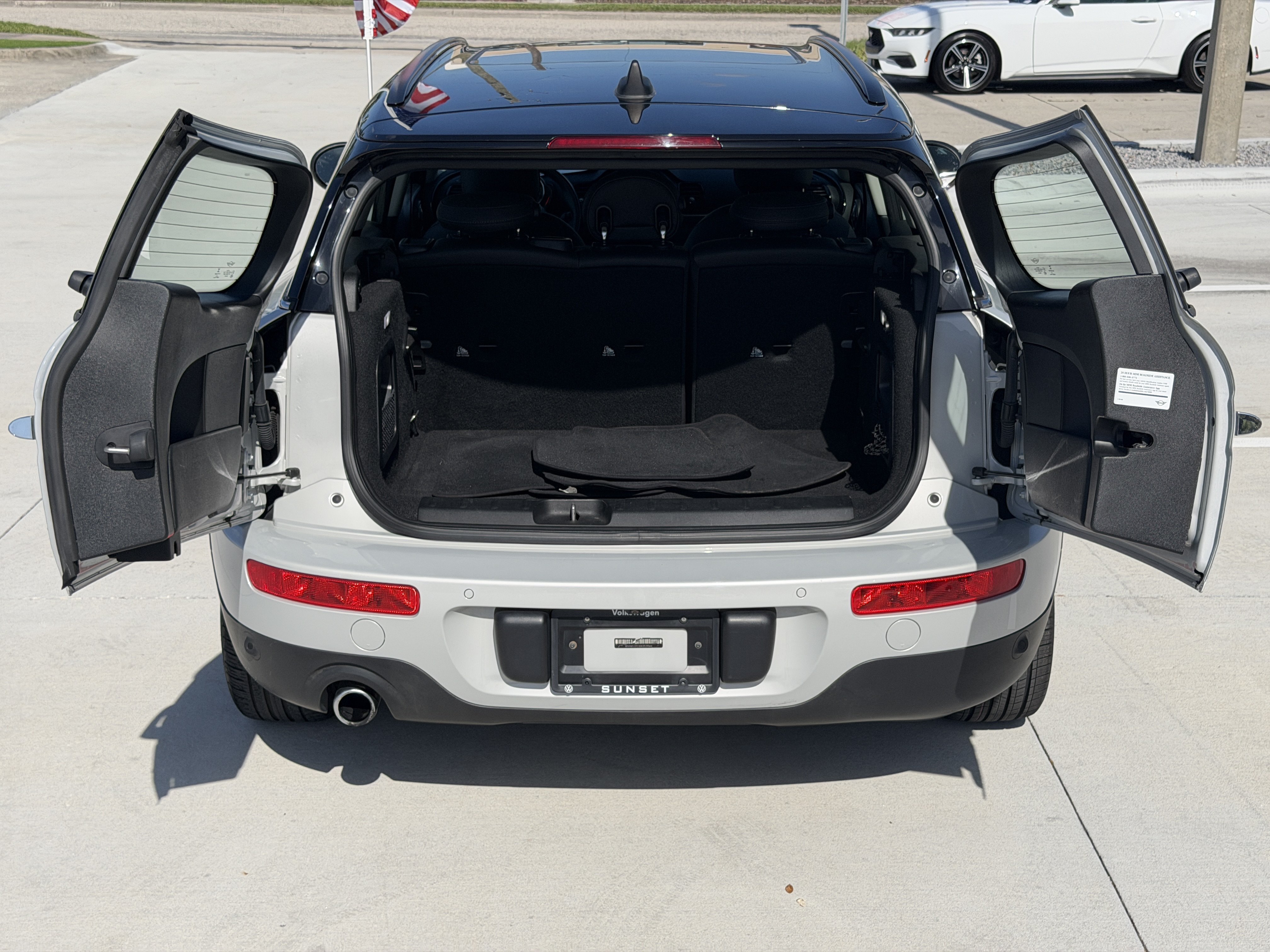 Used 2019 MINI Cooper Clubman ALL4 AWD/4WD image 12