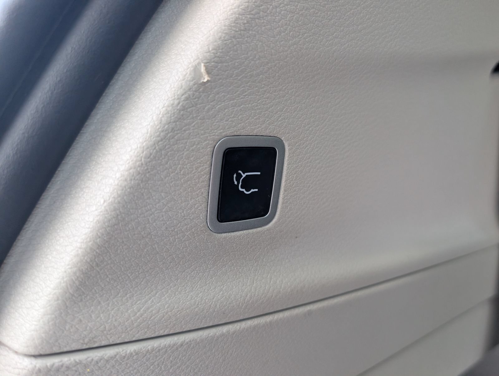 Used 2023 Chrysler Voyager LX FWD image 24