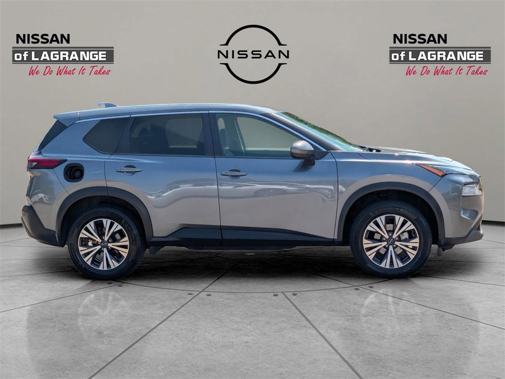 Used 2022 Nissan Rogue SV image 4
