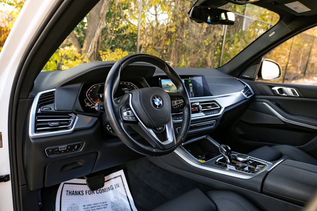 Used 2021 BMW X5 xDrive40i w/ Premium Package image 3