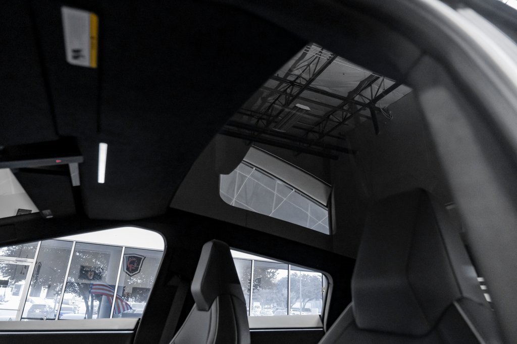Used 2025 Tesla Cybertruck AWD Crew Cab image 5