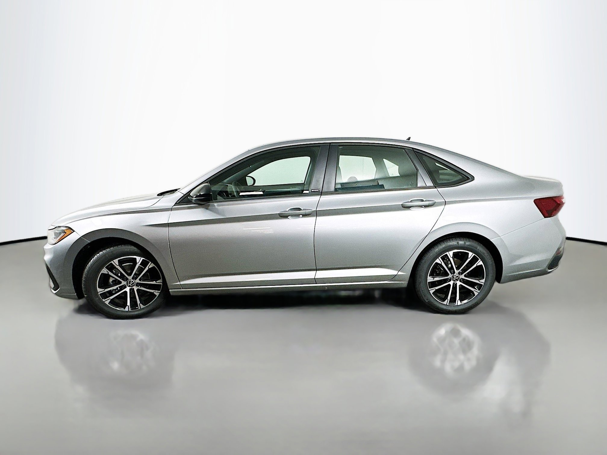 New 2025 Volkswagen Jetta Sport image 4