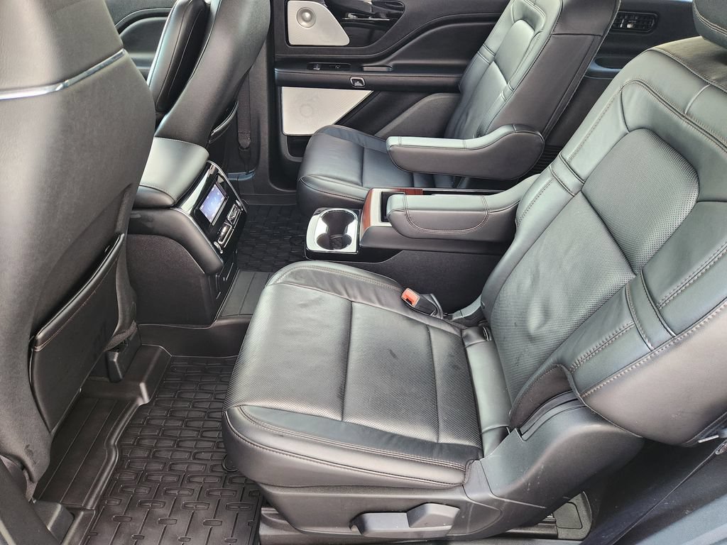 Used 2024 Lincoln Aviator Reserve w/ Equipment Group 201A RWD image 30