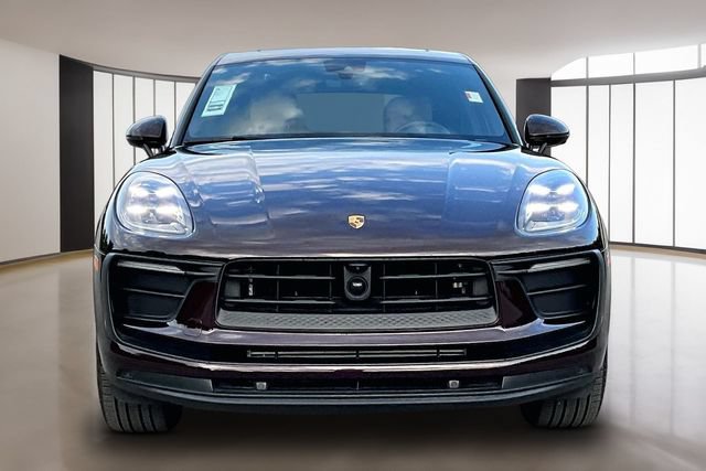 Used 2025 Porsche Macan AWD/4WD image 2