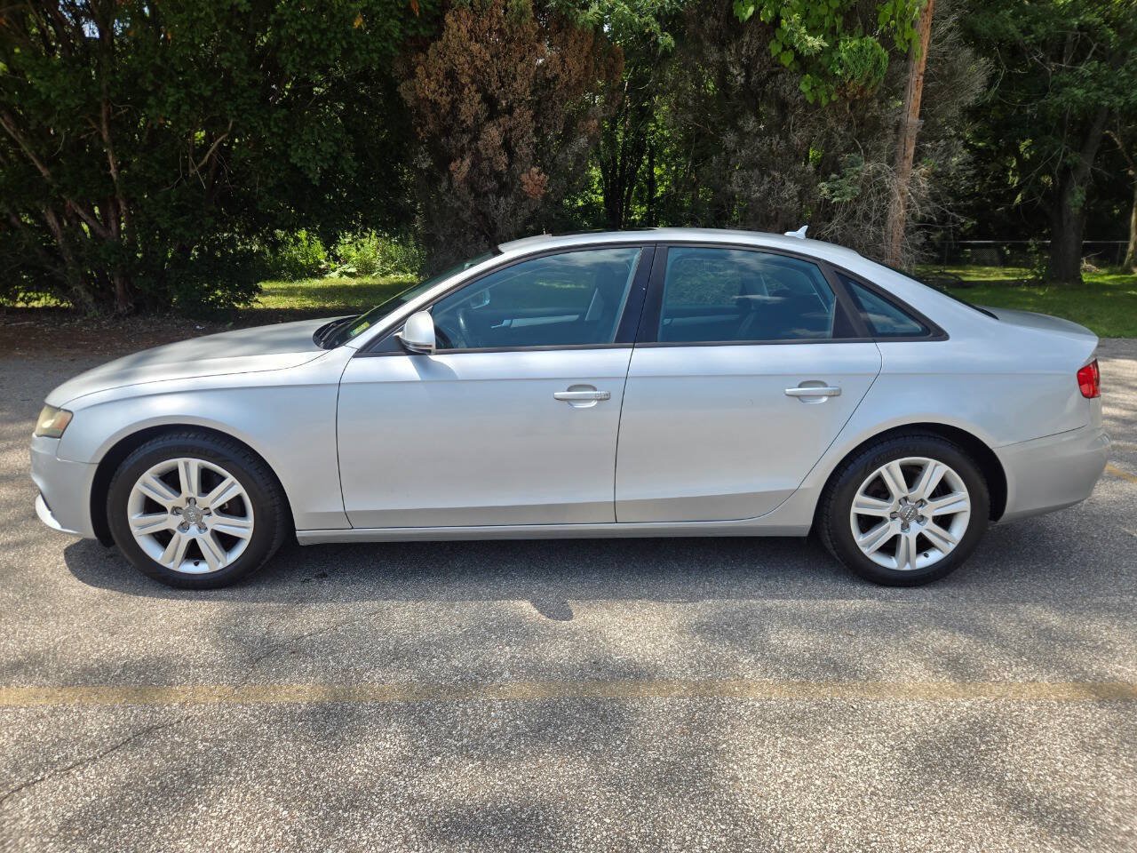 Used 2009 Audi A4 2.0T Premium FWD image 4