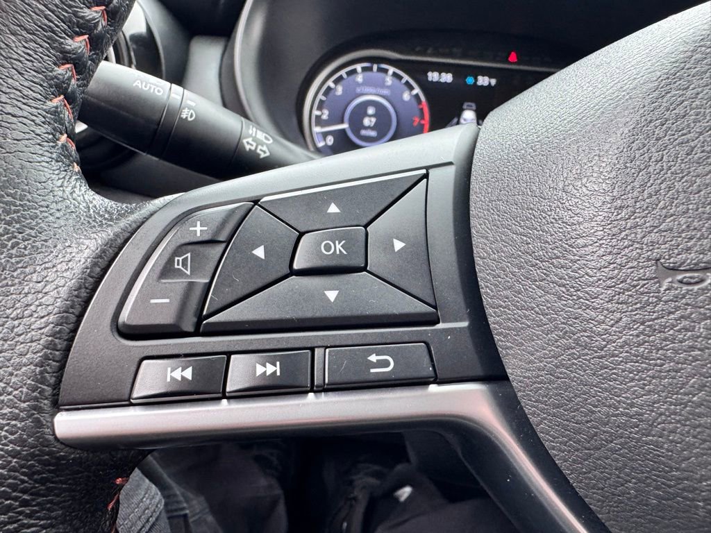 Used 2019 Nissan Kicks SR image 21