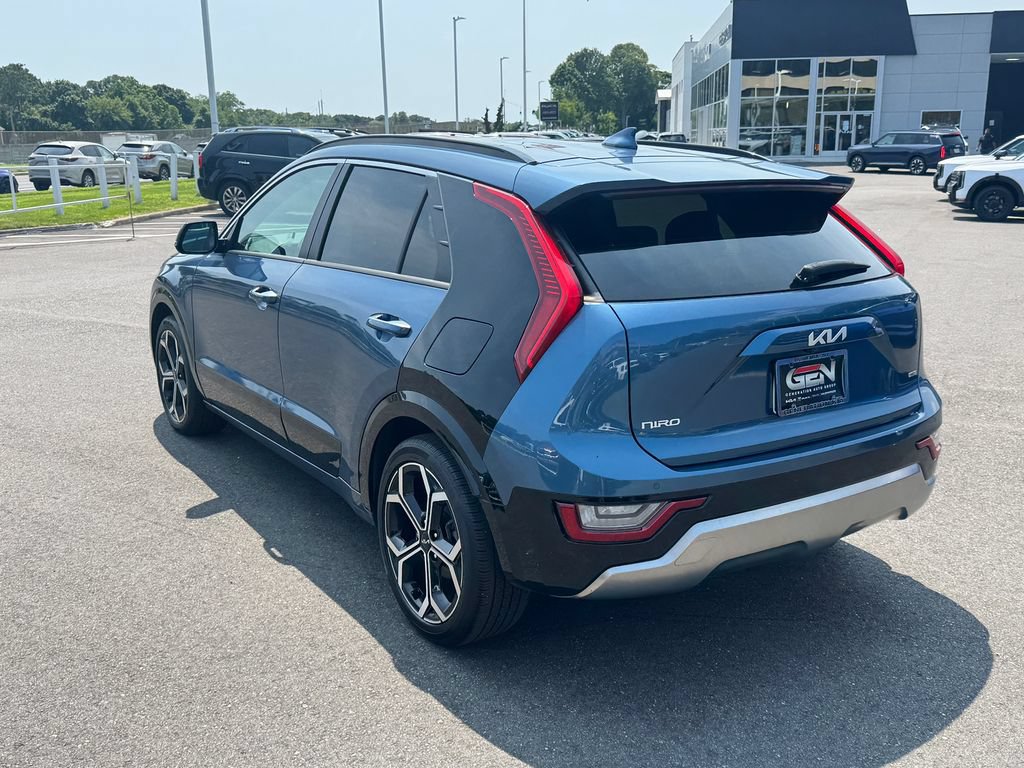 Used 2023 Kia Niro SX Touring FWD image 6