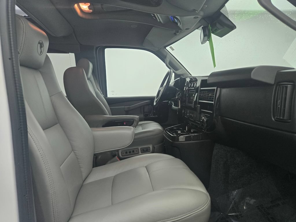 Used 2020 Chevrolet Express 2500 Extended RWD image 38