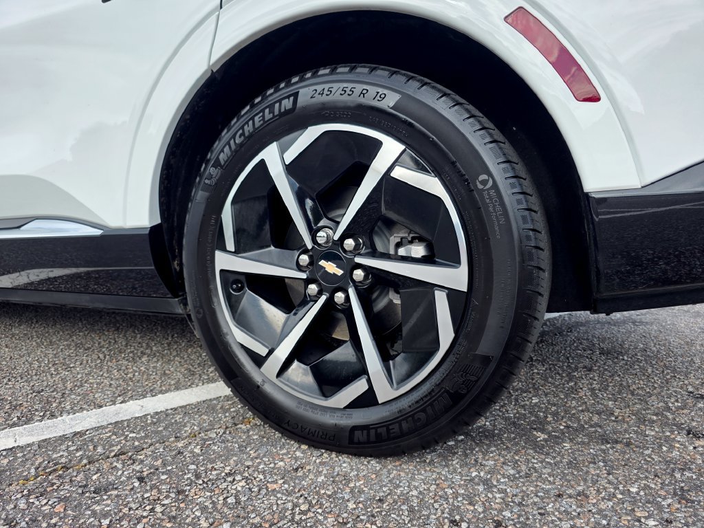 Certified 2024 Chevrolet Equinox EV LT FWD image 34