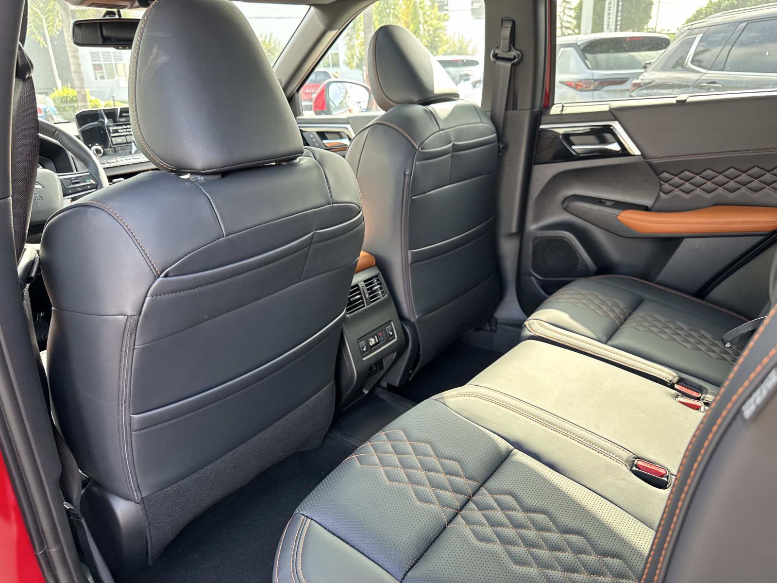 New 2025 Mitsubishi Outlander SEL image 12