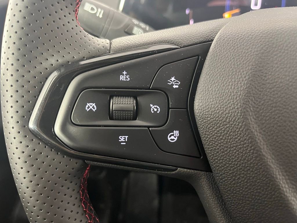 New 2026 Chevrolet Trax RS w/ Sunroof Package FWD image 32