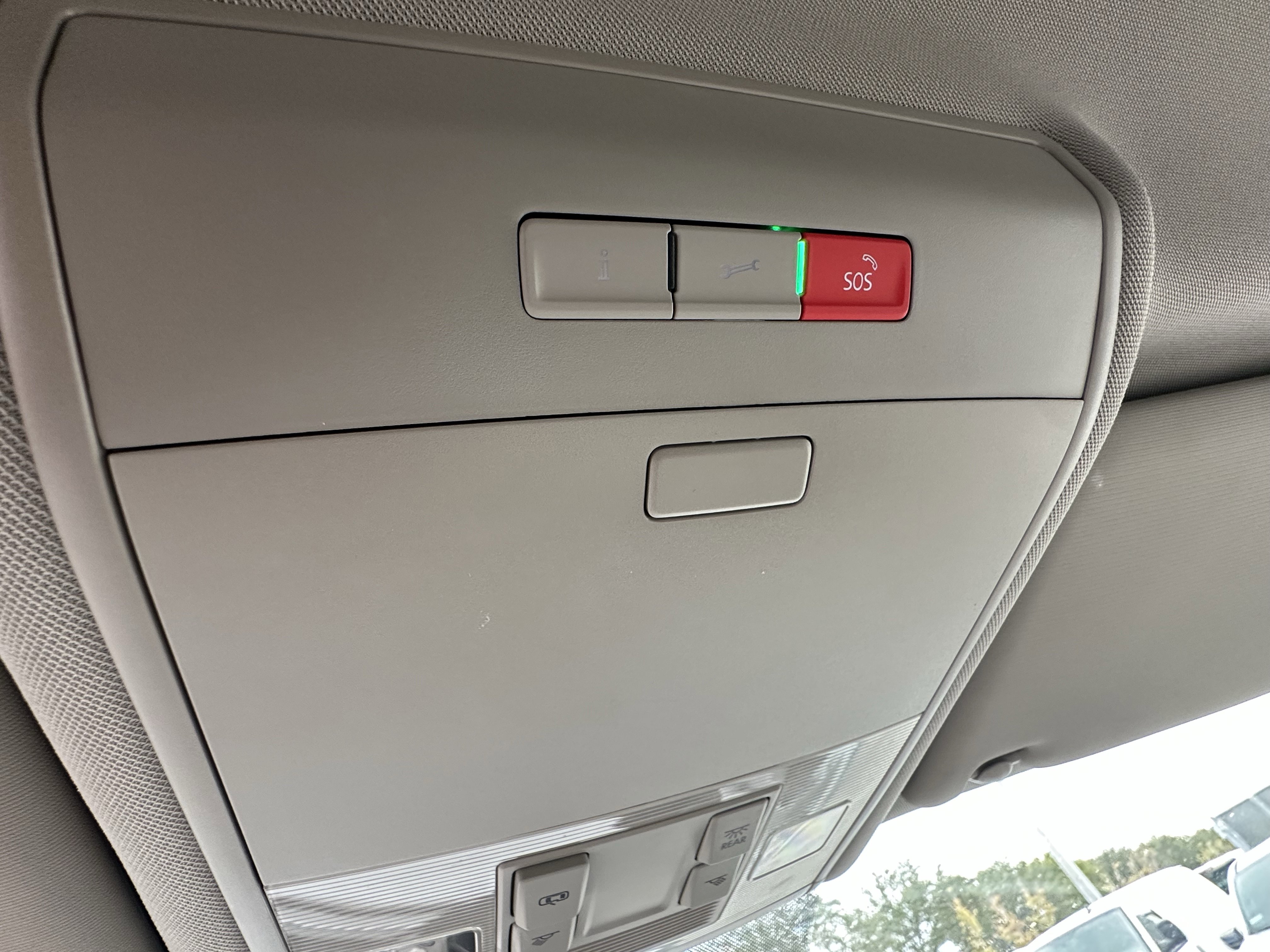 Used 2022 Volkswagen Atlas SE w/ Black Wheel Package image 30