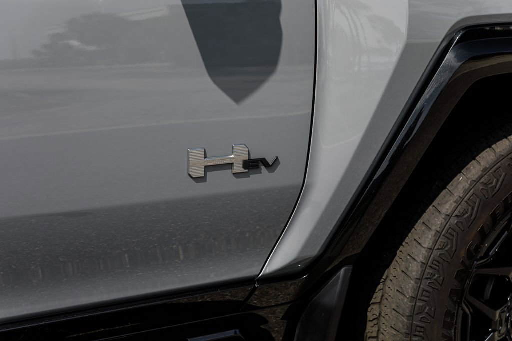 Used 2024 GMC Hummer EV 2X image 43