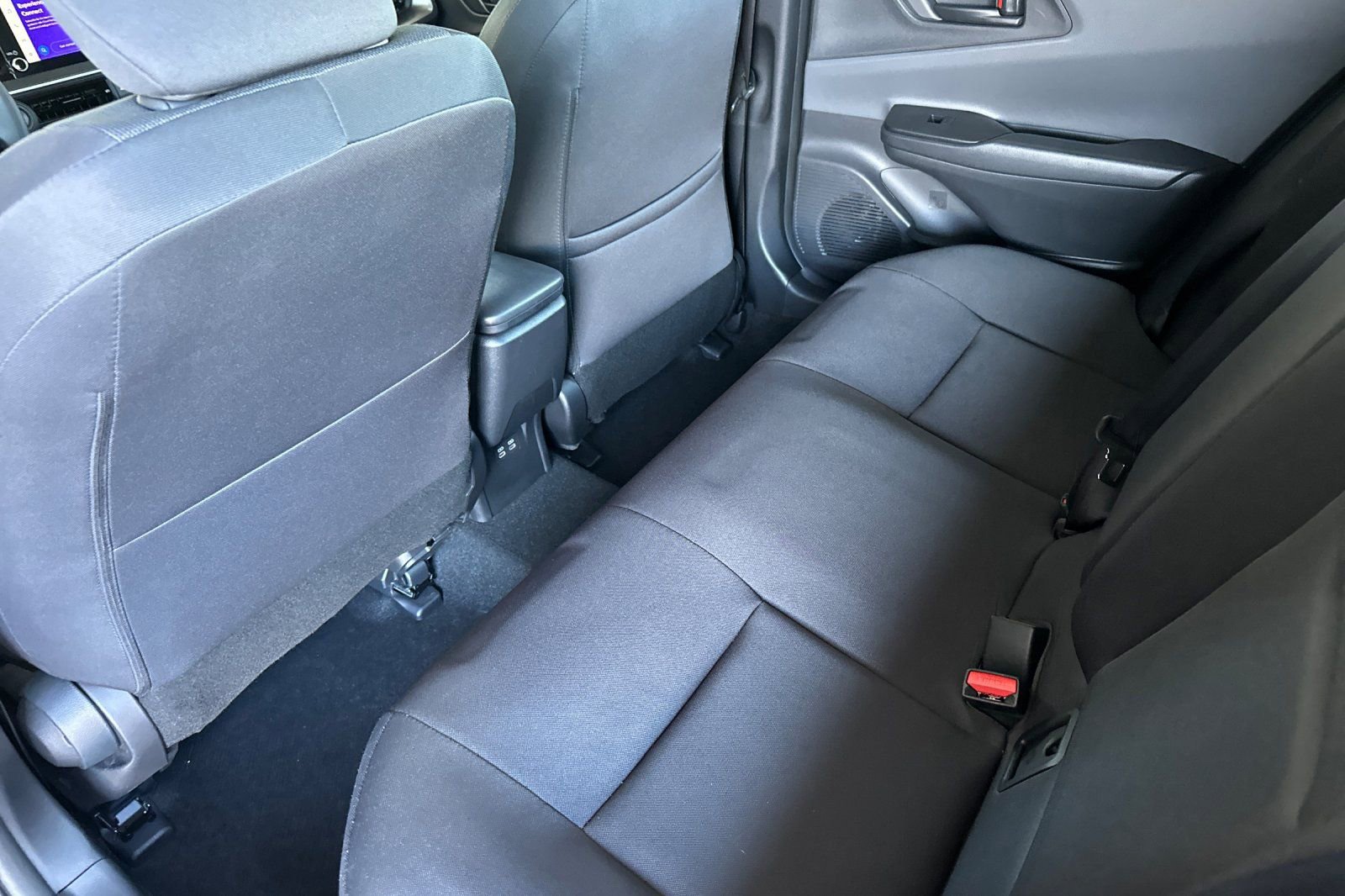 Used 2025 Toyota Prius LE image 14