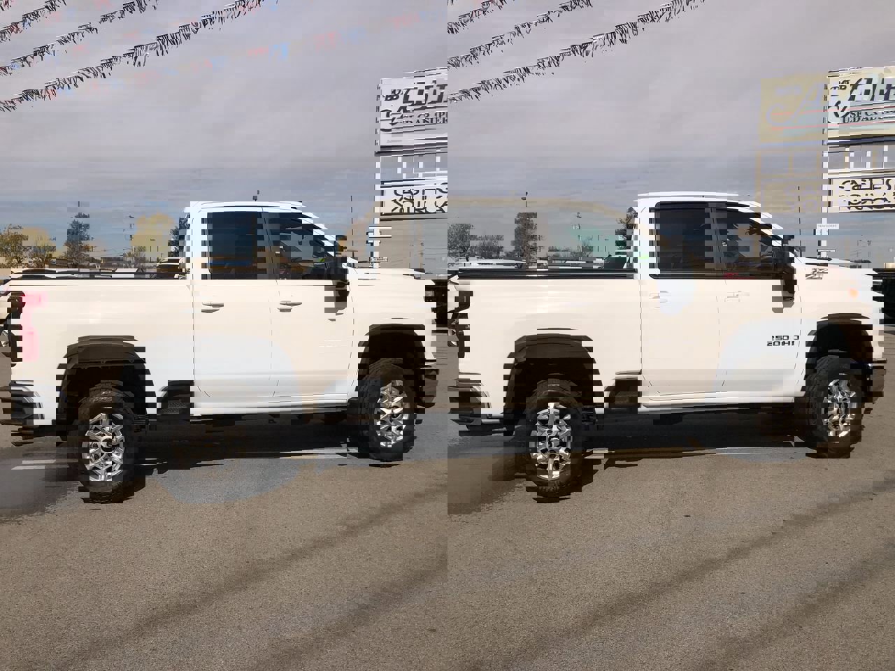 Used 2024 Chevrolet Silverado 2500 LT w/ Convenience Package image 6