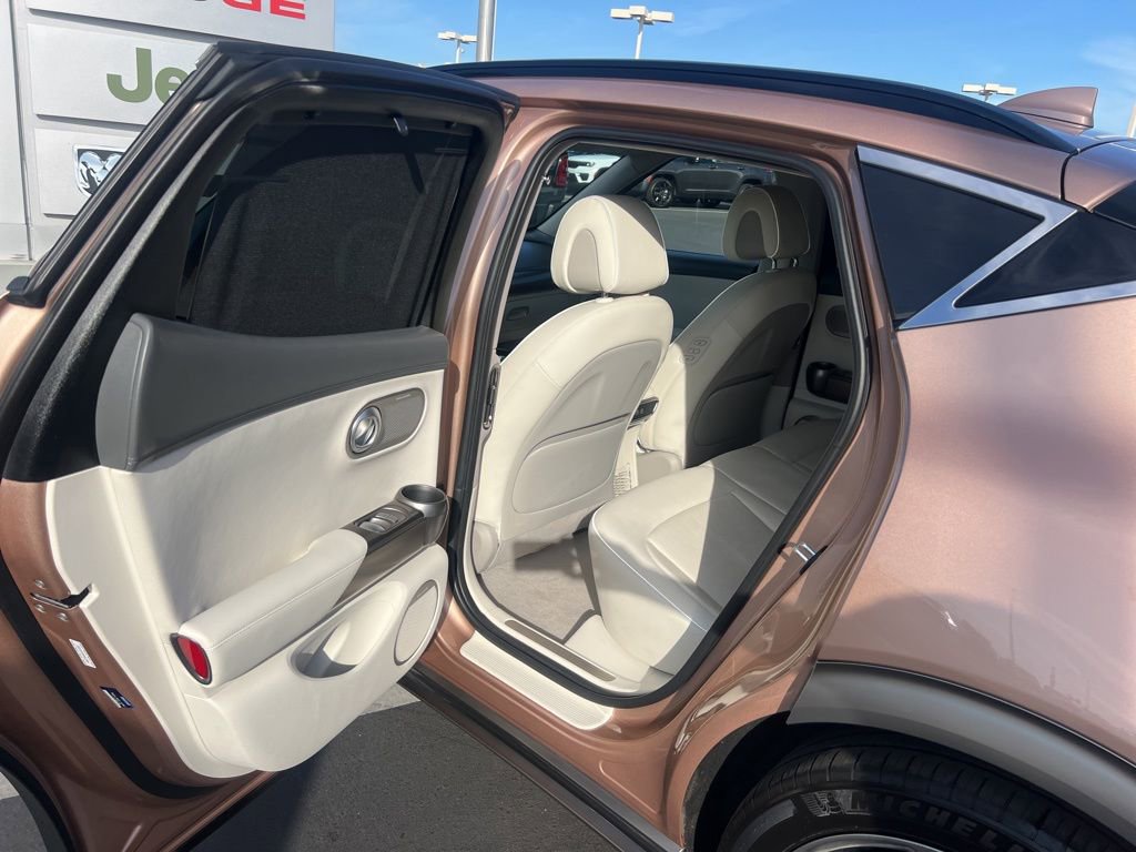 Used 2023 Genesis GV60 Advanced w/ Cargo Package image 27