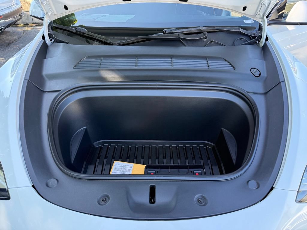 Used 2022 Tesla Model Y Long Range AWD/4WD image 16