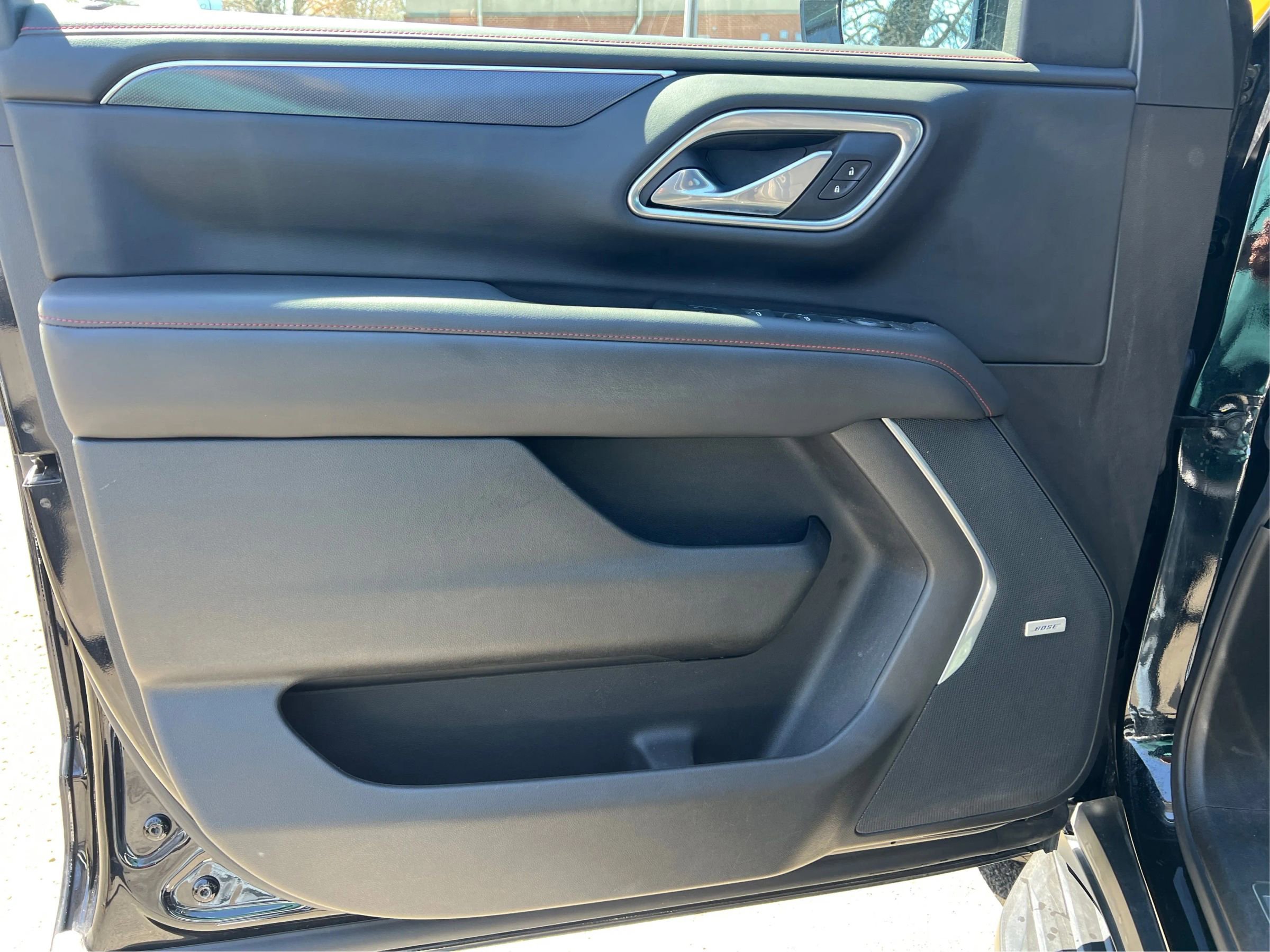 Used 2021 Chevrolet Suburban RST w/ Luxury Package image 17