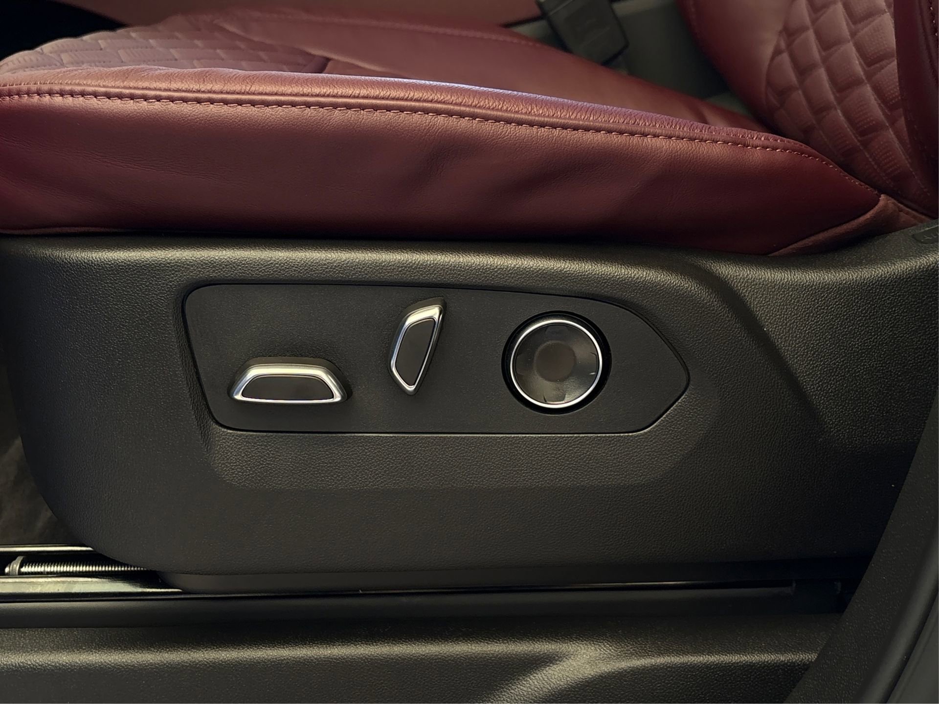 New 2026 Cadillac Escalade Luxury image 32