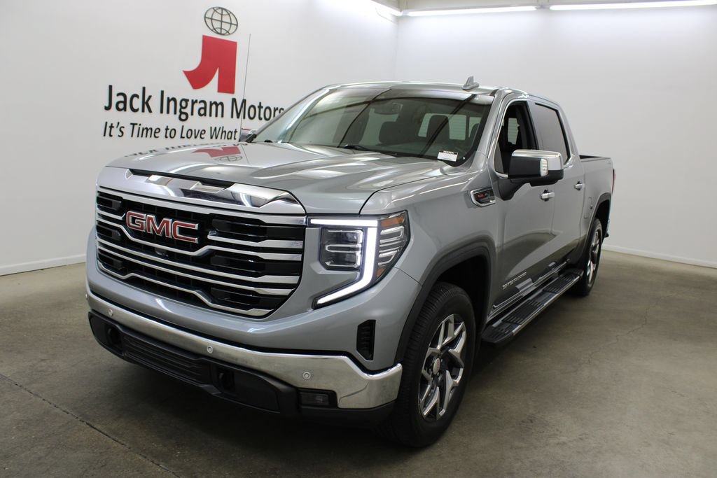 Used 2023 GMC Sierra 1500 SLT w/ SLT Premium Plus Package AWD/4WD image 2