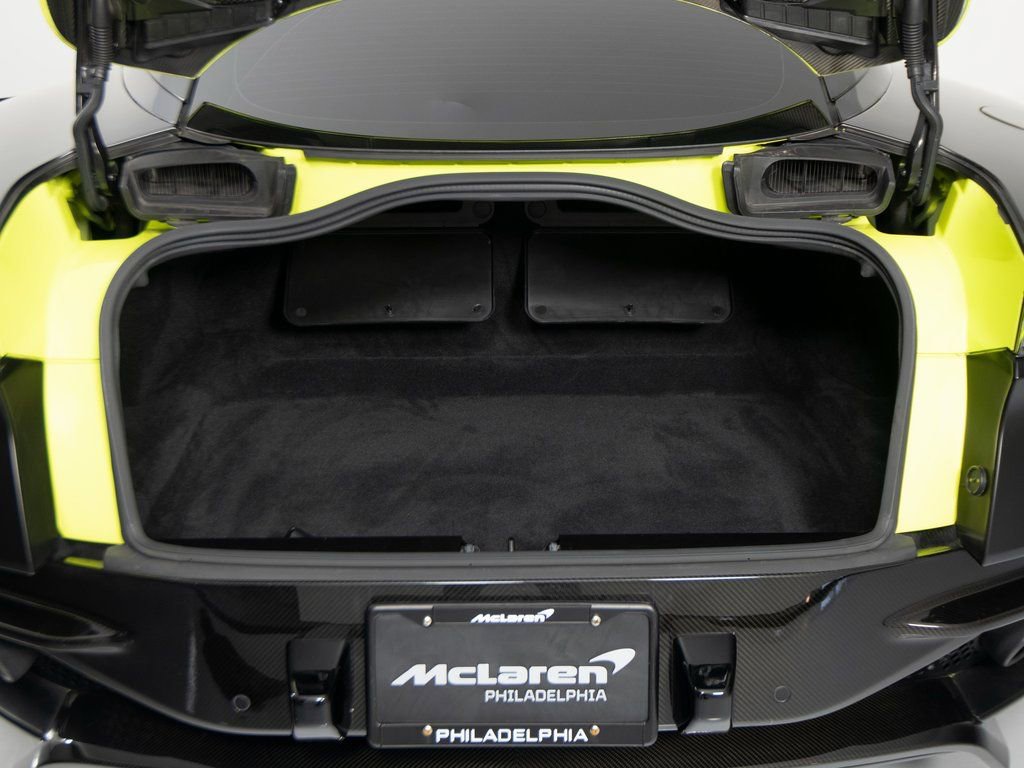 Used 2022 Aston Martin DBS Superleggera RWD image 48