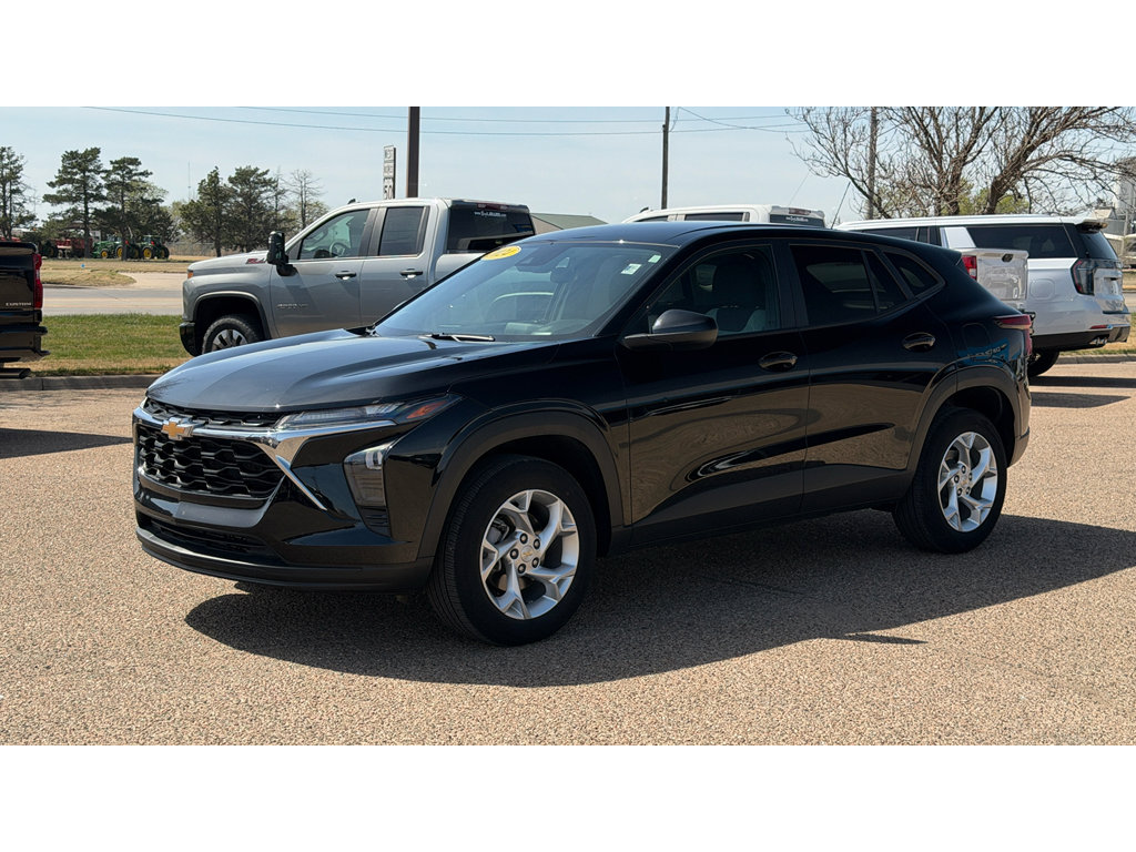 Certified 2024 Chevrolet Trax LS w/ LS Convenience Package FWD image 4