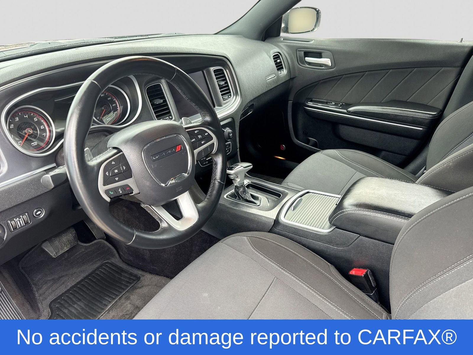 Used 2017 Dodge Charger SXT w/ Rallye Group image 2