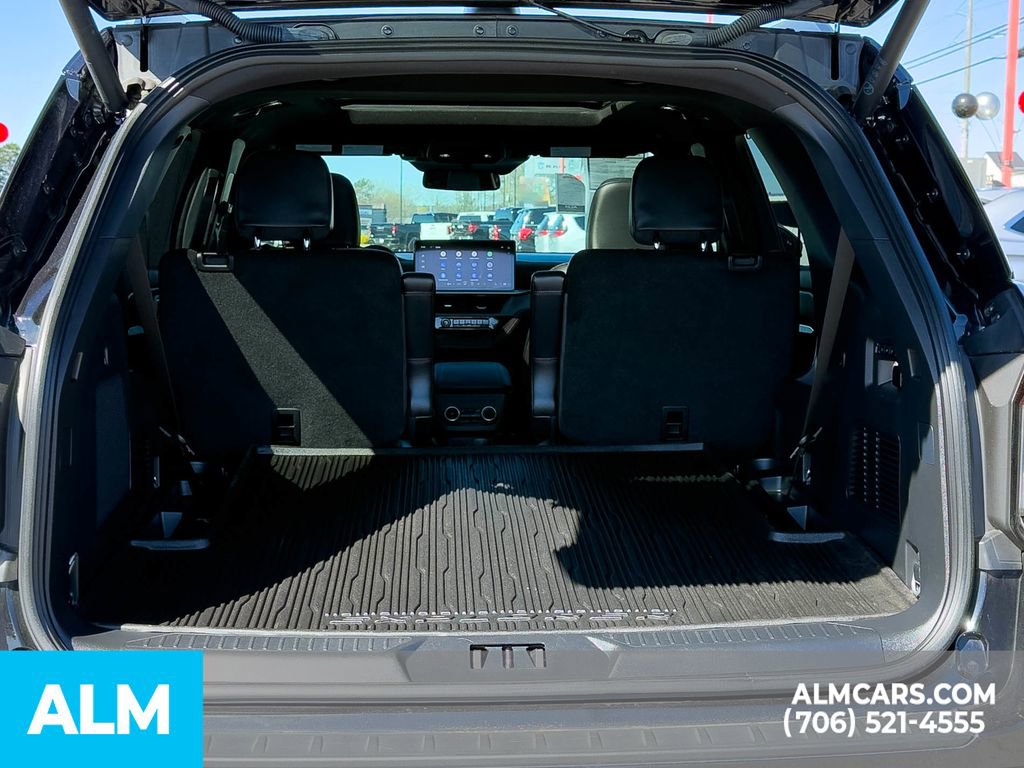 Used 2025 Ford Explorer ST image 21