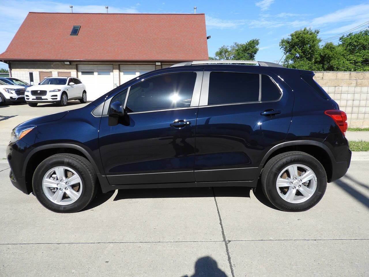Used 2022 Chevrolet Trax LT w/ Driver Confidence Package AWD/4WD image 7