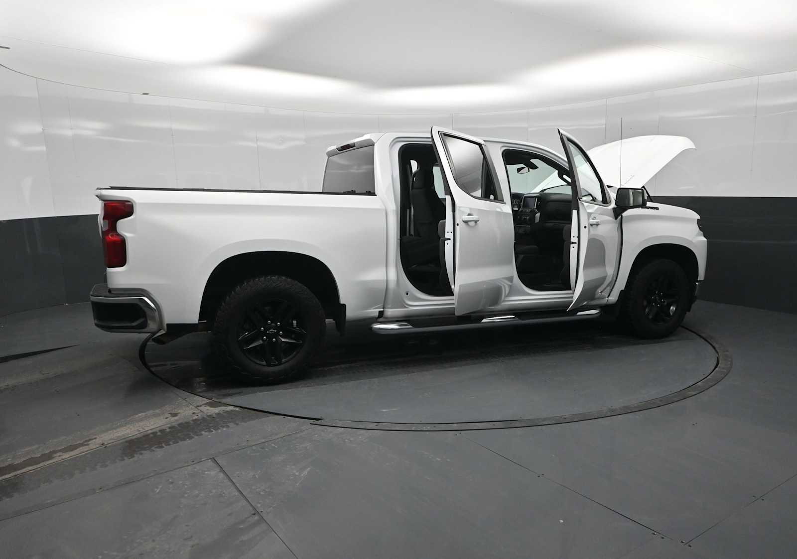 Used 2021 Chevrolet Silverado 1500 LT w/ Bed Protection Package AWD/4WD image 33