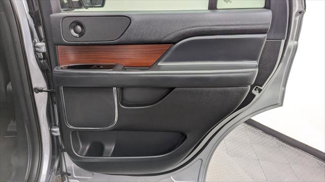 Used 2023 Lincoln Navigator 4WD image 22