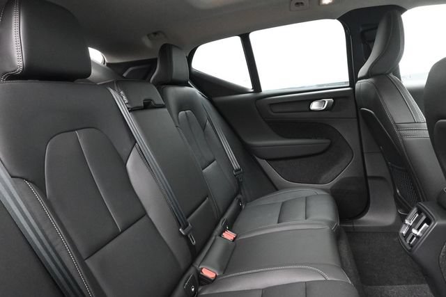 Used 2025 Volvo XC40 B5 Plus AWD/4WD image 31