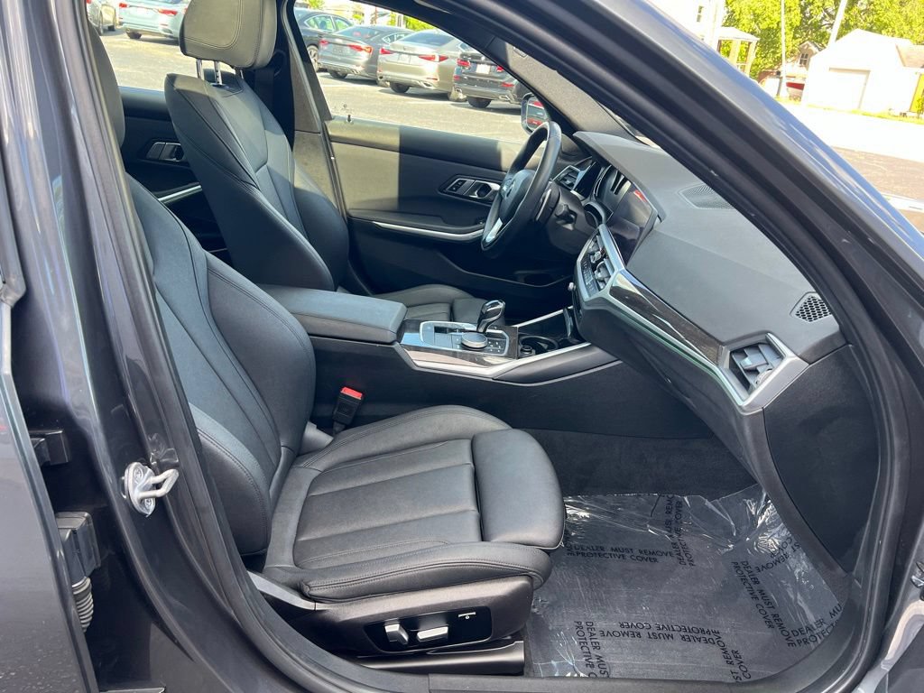 Used 2020 BMW 330i Sedan w/ Driving Assistance Package RWD image 29