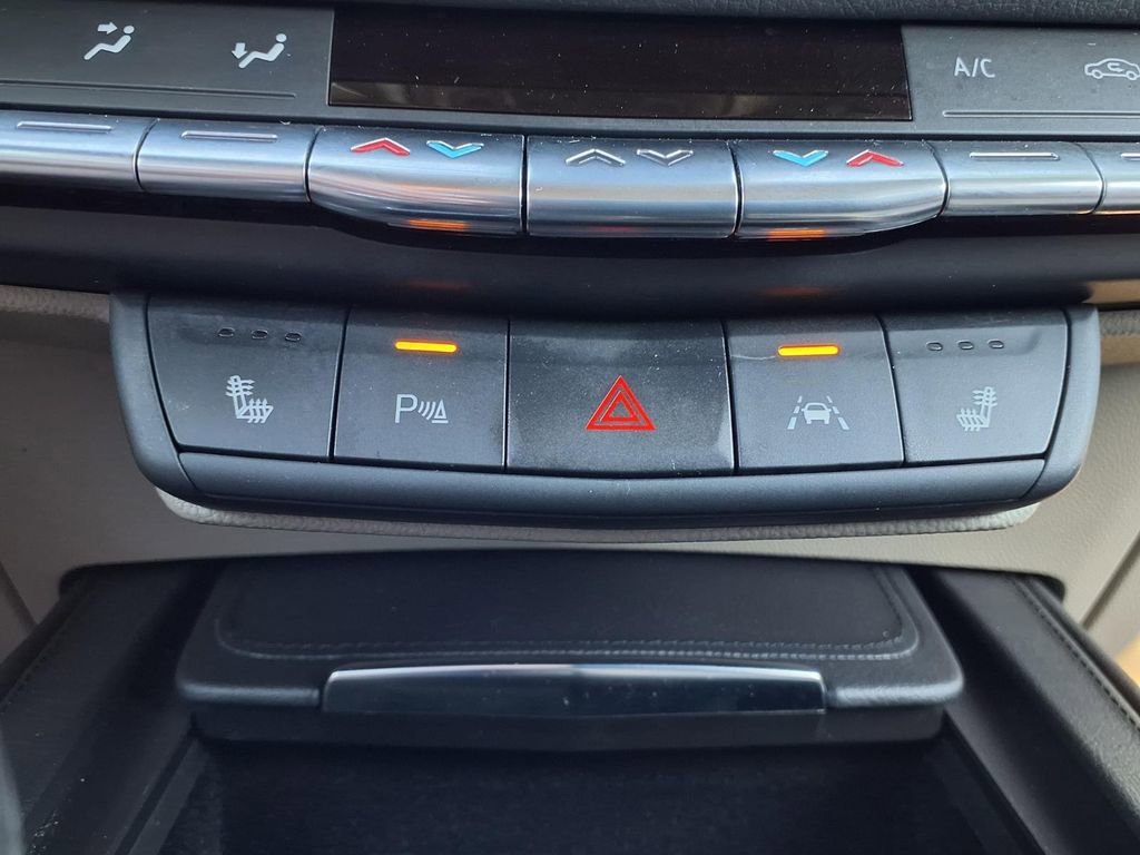 Used 2023 Cadillac XT4 Premium Luxury w/ Cold Weather Package AWD/4WD image 19