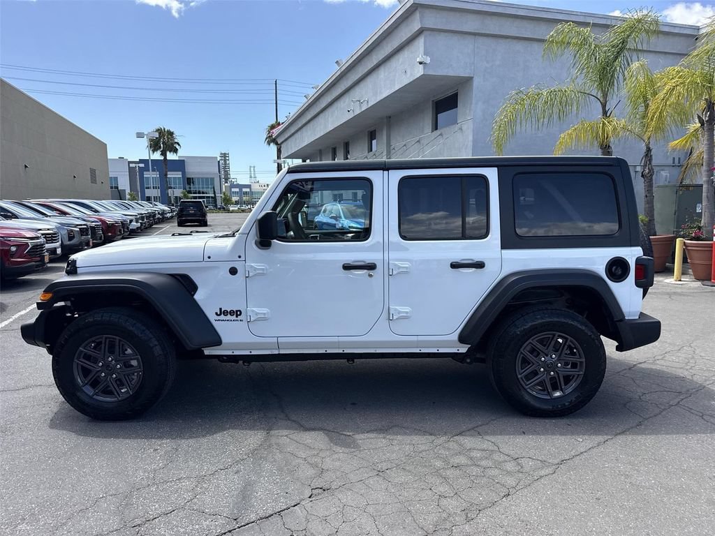 Used 2025 Jeep Wrangler Unlimited Sport AWD/4WD image 6