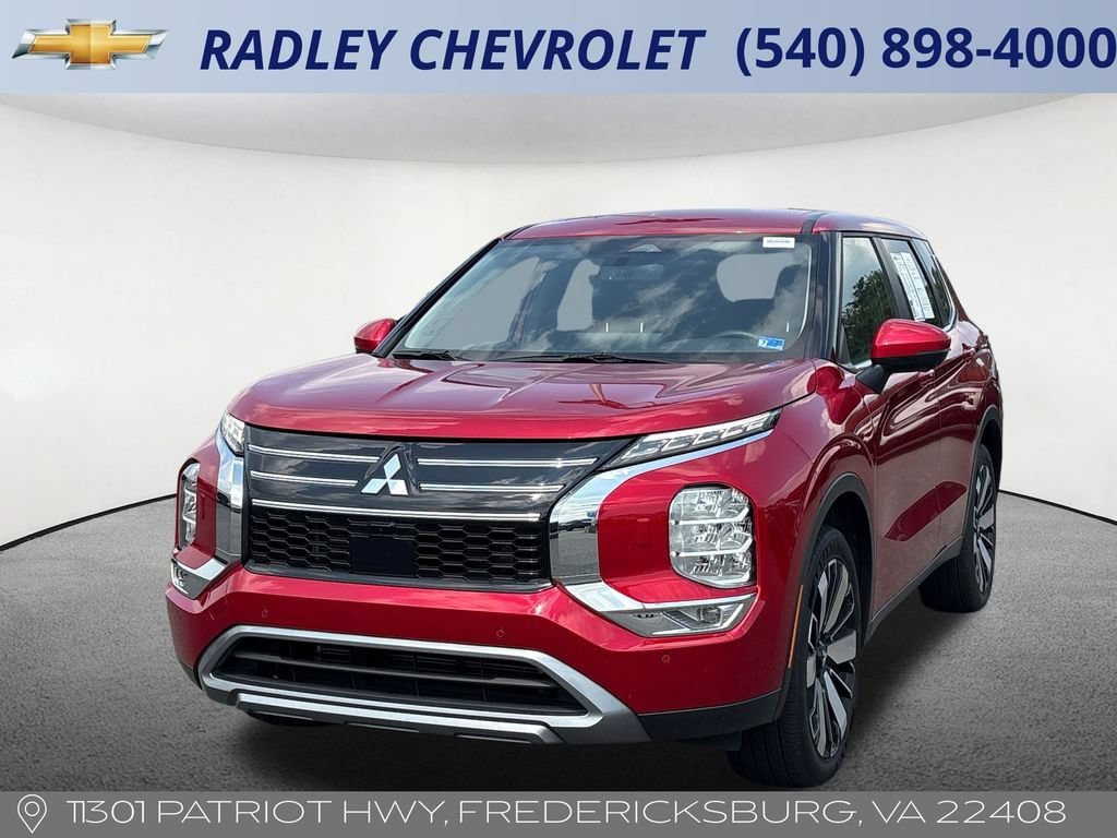 Used 2025 Mitsubishi Outlander SE AWD/4WD image 1