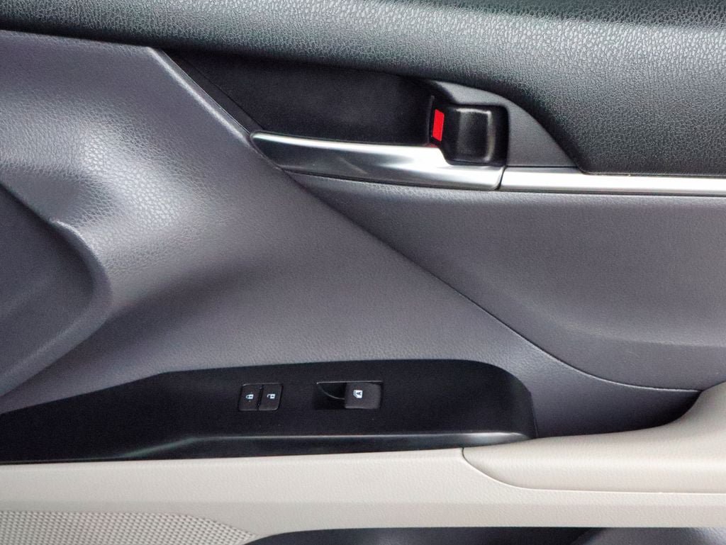 Used 2020 Toyota Camry LE FWD image 50