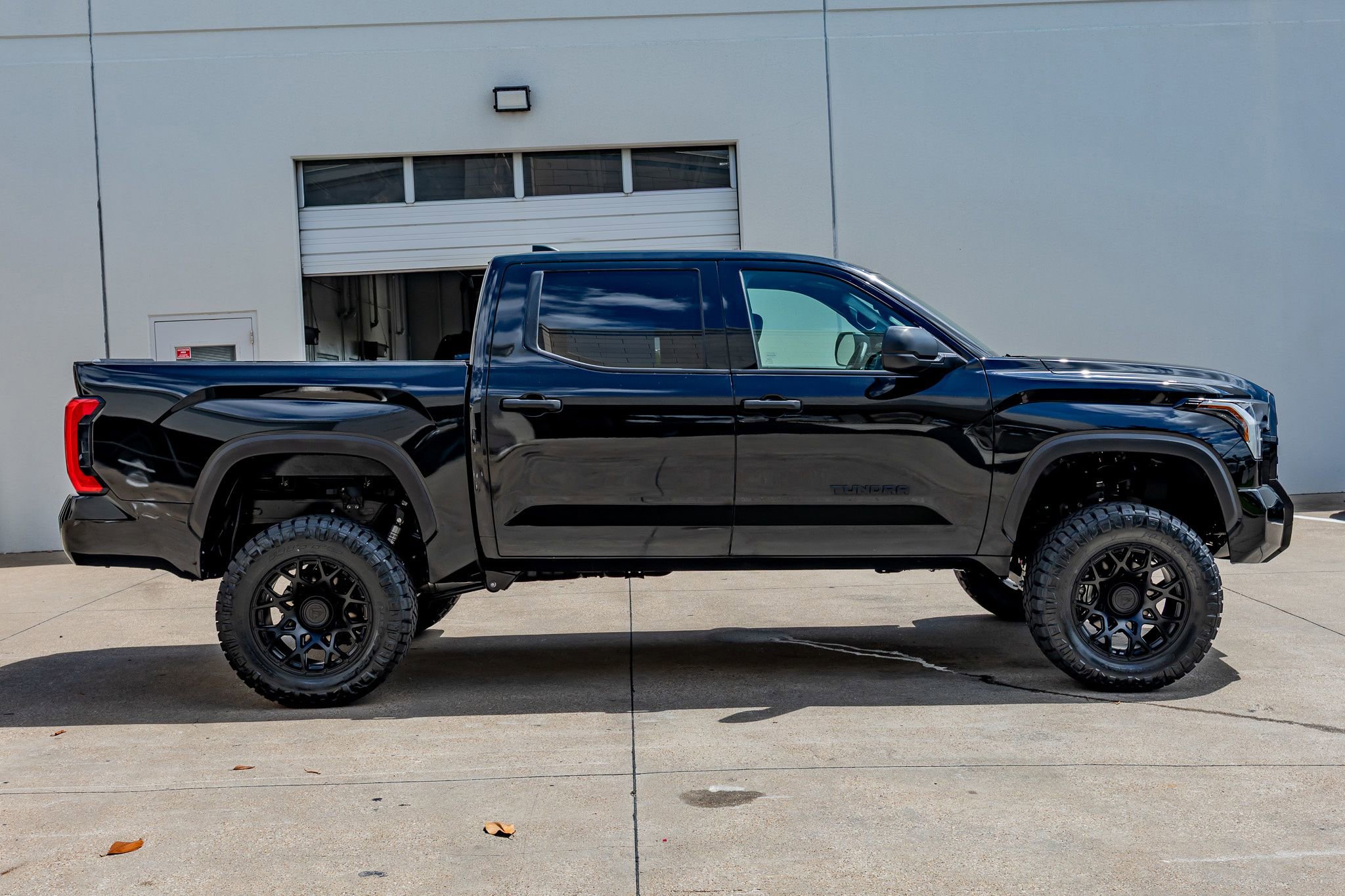 Used 2025 Toyota Tundra SR5 AWD/4WD image 11