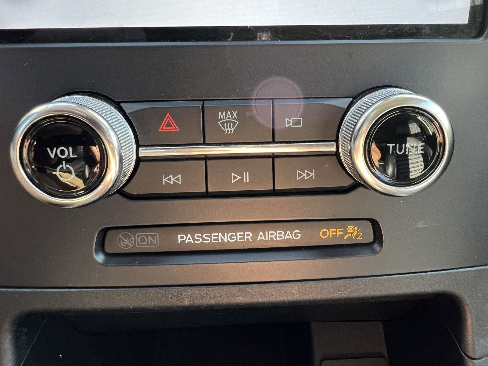 Used 2023 Ford Edge SEL image 28