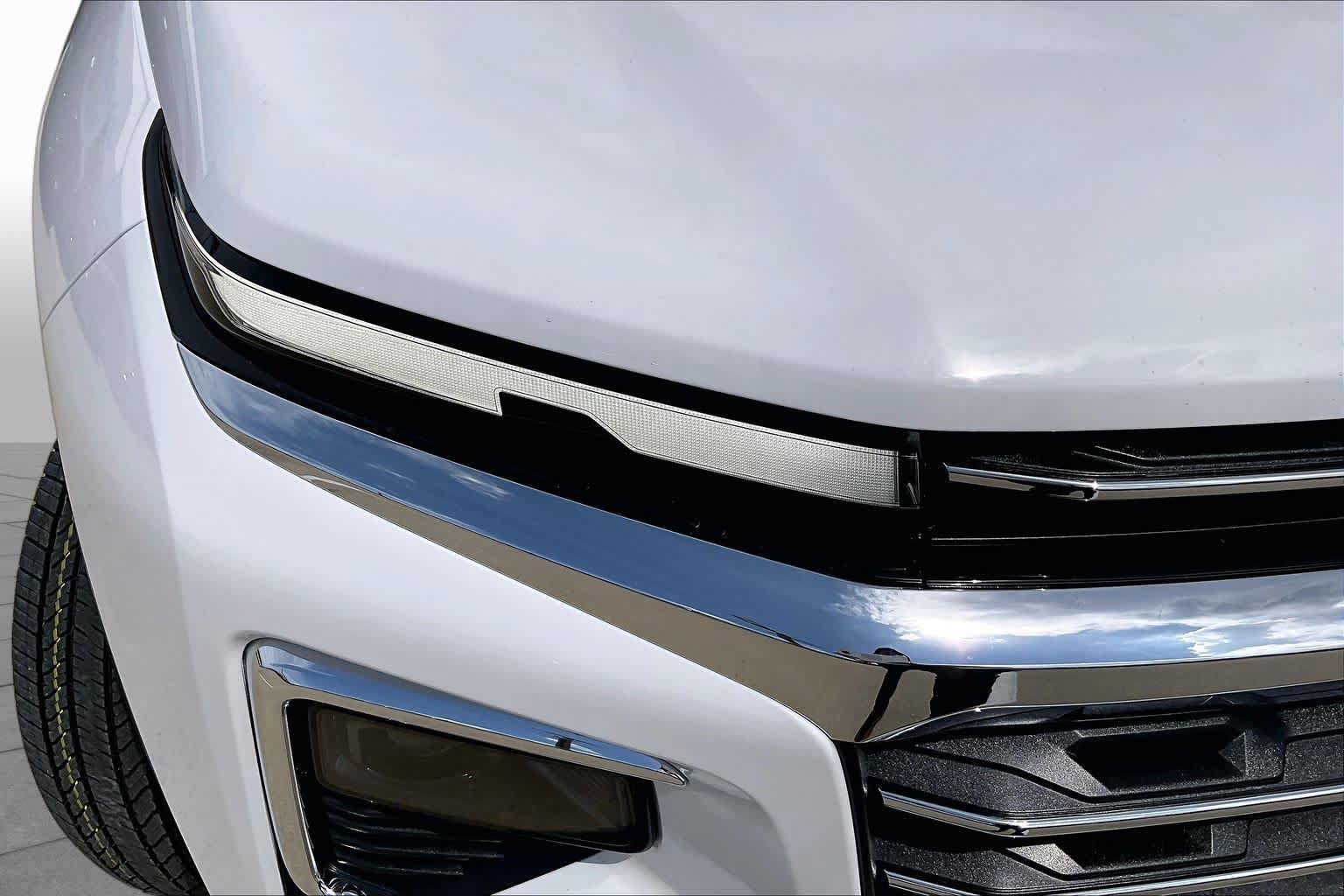 New 2027 Chevrolet Traverse LT w/ Driver Confidence Package FWD image 13