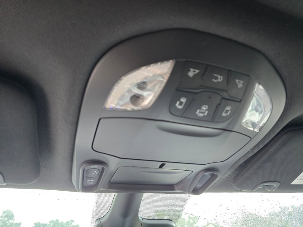 New 2026 Chrysler Pacifica Limited w/ S Appearance Package FWD image 28