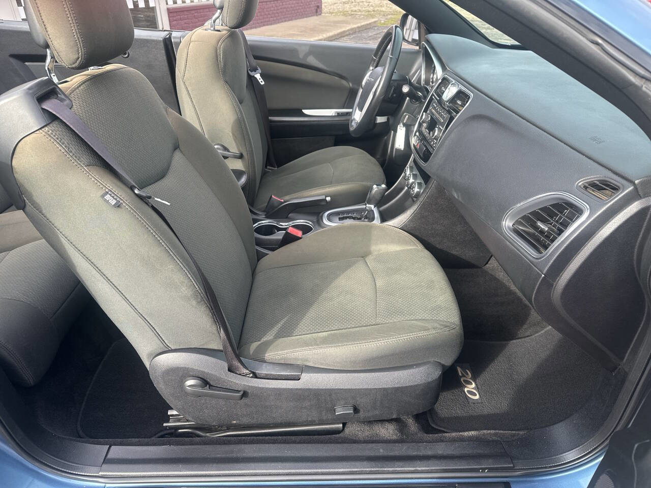 Used 2011 Chrysler 200 Touring image 17